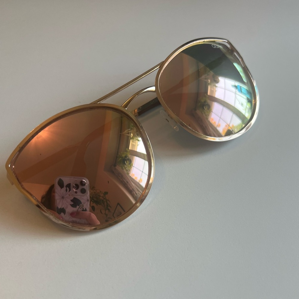 Quay “Cherry Bomb”  Sunglasses